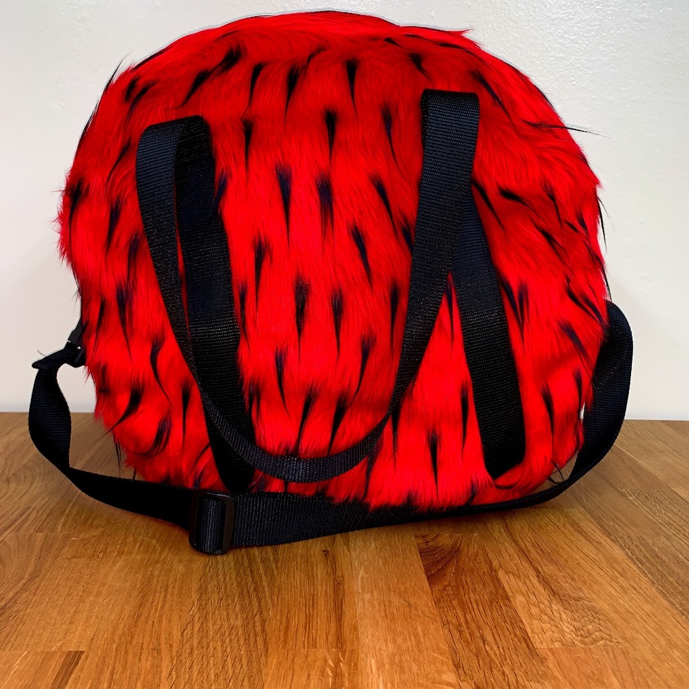 The Fur-Berry (Round Shoulder Bag)